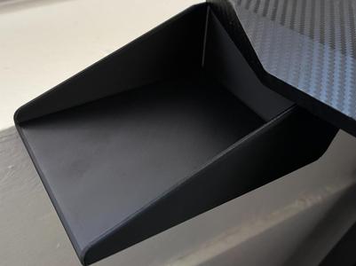 Storage tray very stabile for gaming tables