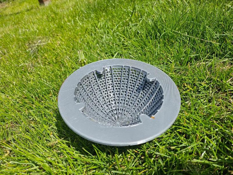 Floating debris pool skimmer catcher   