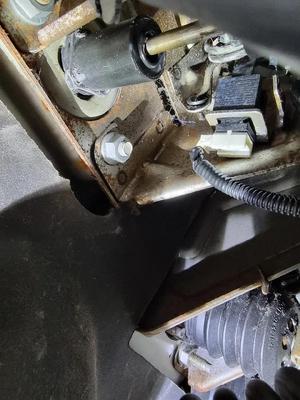 freelander 1 clutch switch holder   