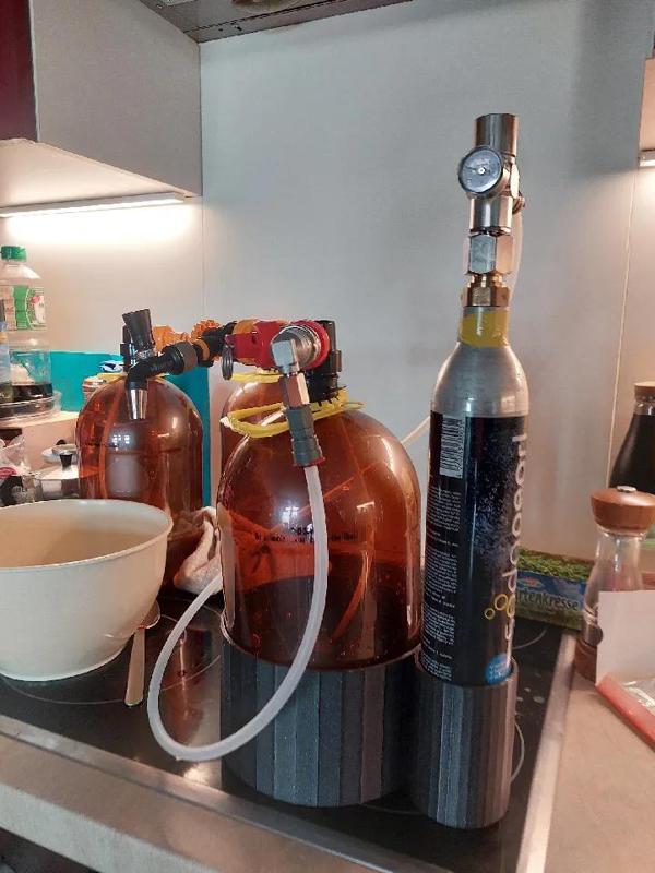 Kegland Oxebar keg stand including a SodaStream mount   