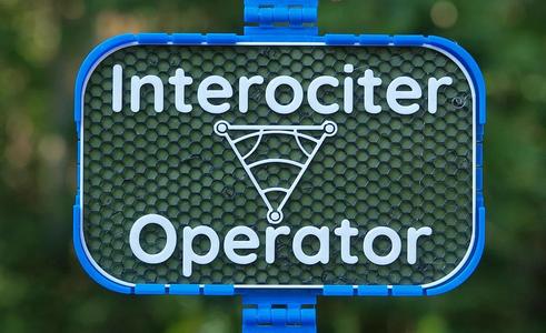 Interociter Operator sign   