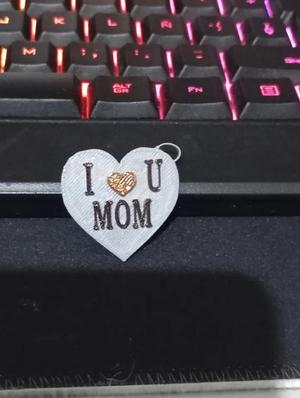 i love mom keychain   