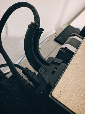 Anycubic Vyper - Heatbed cable guide