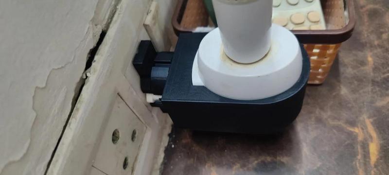 OralB Charger Holder for Schuko Plug font mod   