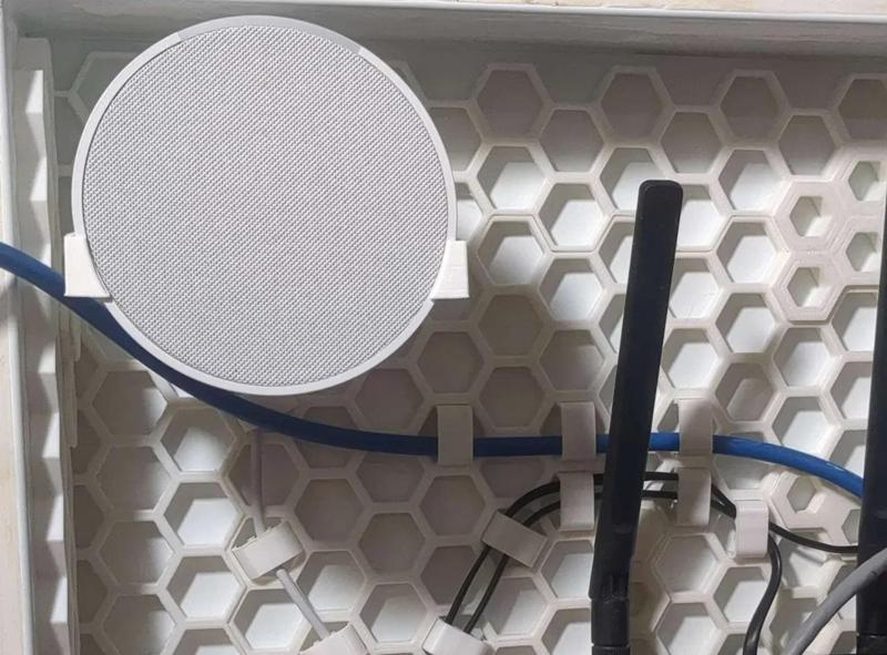 Echo Pop Wall Mount for Honeycomb storage wall   
