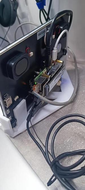 Support pour WIMAXIT M1012 avec possibilité raspberry à l'arrière   
