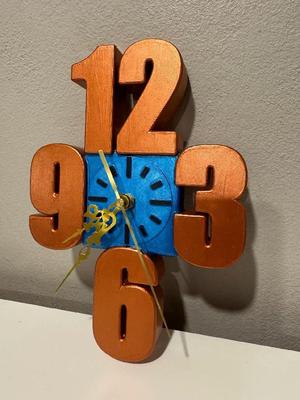 Side Number Clock   