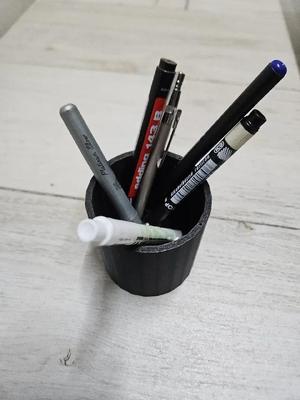 Simple pen holder   