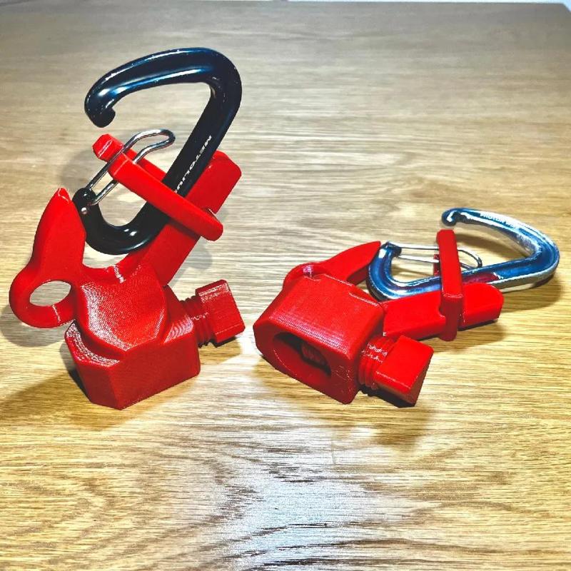 Clippy V2.0 - Climbing Clip Stick For Any Stick!   