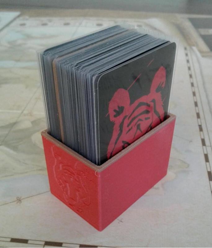 Robinson Crusoe: Beasts Card Tray