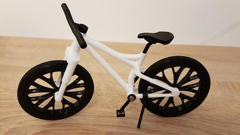 Bicycle 2.0 stand and axis