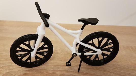 Bicycle 2.0 stand and axis