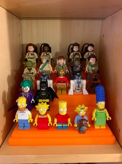 LEGO MINIFIGURES STAND
