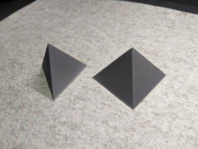 Aligned Pyramid Illusion