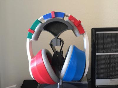 Headphone Holder that Mounts on Mic Stand