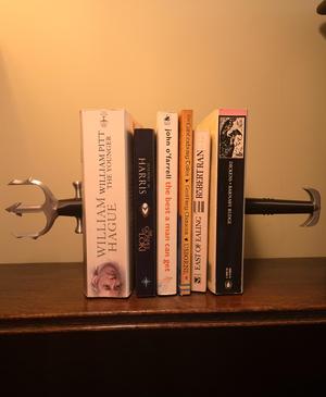 Modular Magnetic Bookend Bundle – 3 Interchangeable Bookends + Base