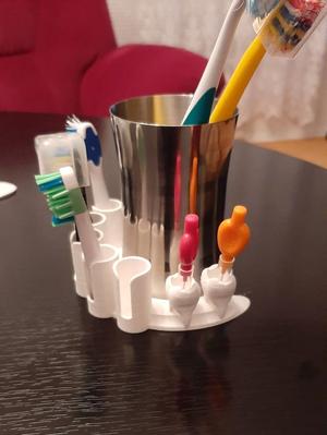 tooth brush holder