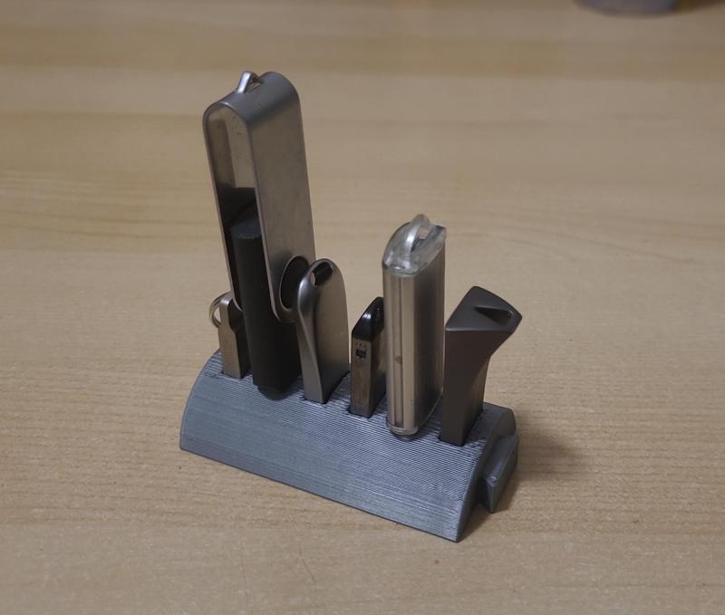 USB memory stick holder expandeble