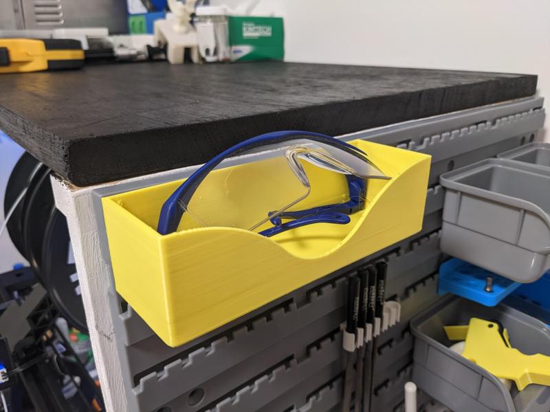 Safety Glasses Holder for Giantz Pegboard