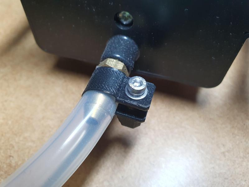 Hose clamp for thin hoses