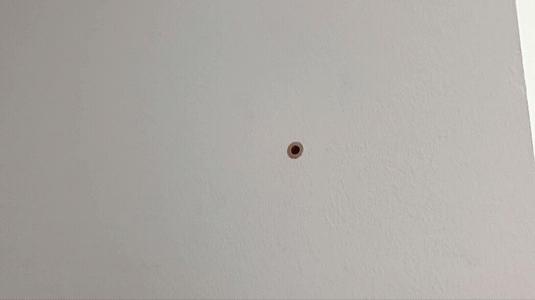 Clean Wall Fix – Scalable Plug Hole Hider
