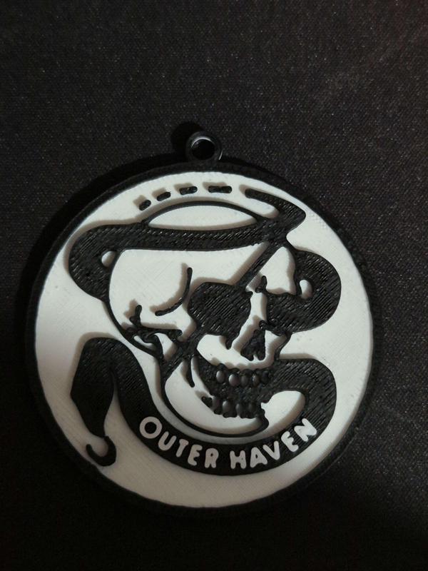 Metal Gear Solid - Outer Haven keychain + Magnet