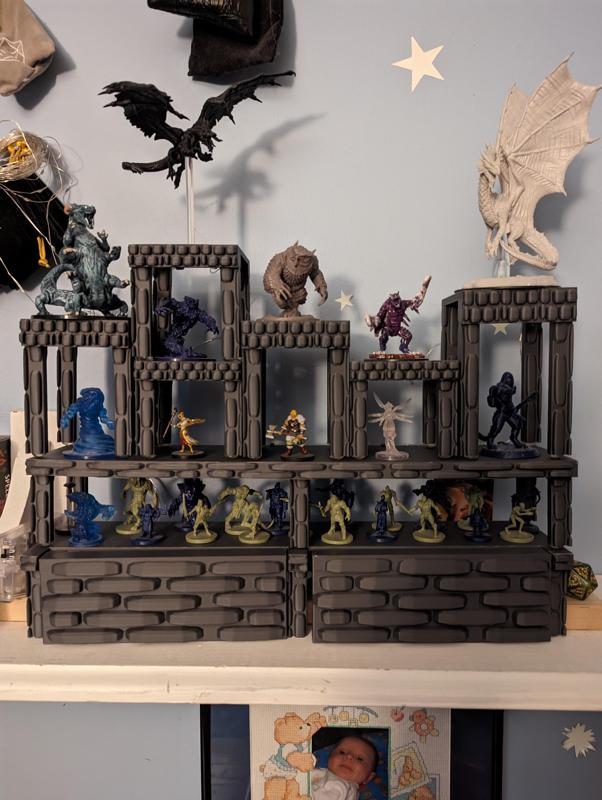 Miniatures display (D&D)