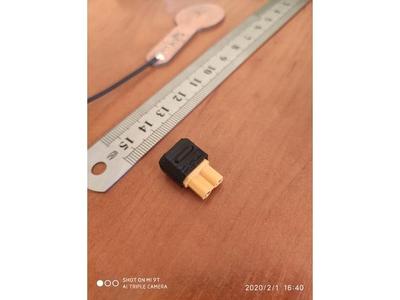 XT30 holder for easy removal