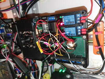 Raspberry Pi 4B housing with external powersupply and extras for control