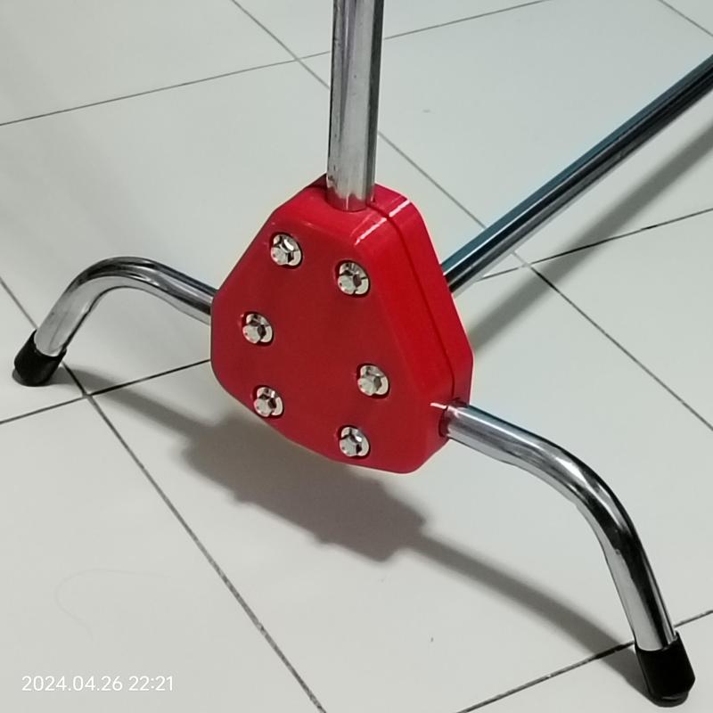 Bracket support for clothes line.