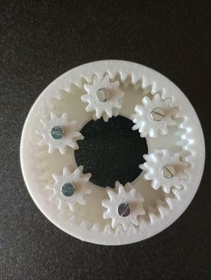 Sunless split ring gearbox.