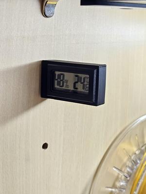 Hygrometer holder