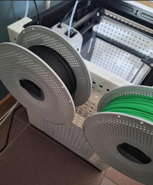 Spoolholder for pegboard p1p
