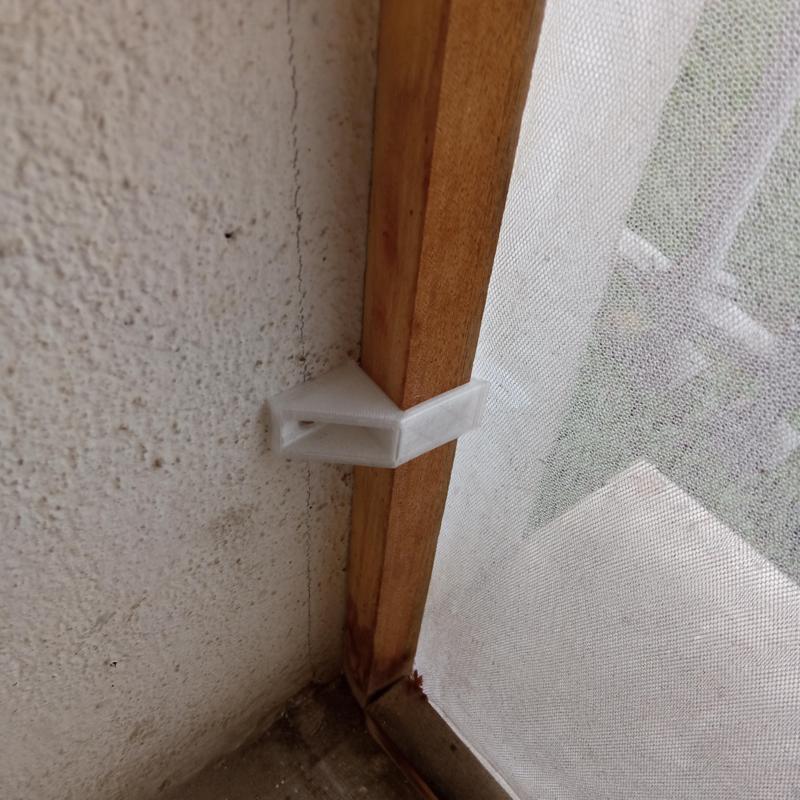 Attache ou clips pour moustiquaire.