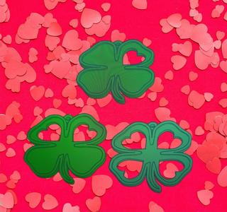 KEYCHAIN 4 LEAF CLOVER HEART AND HEARTS