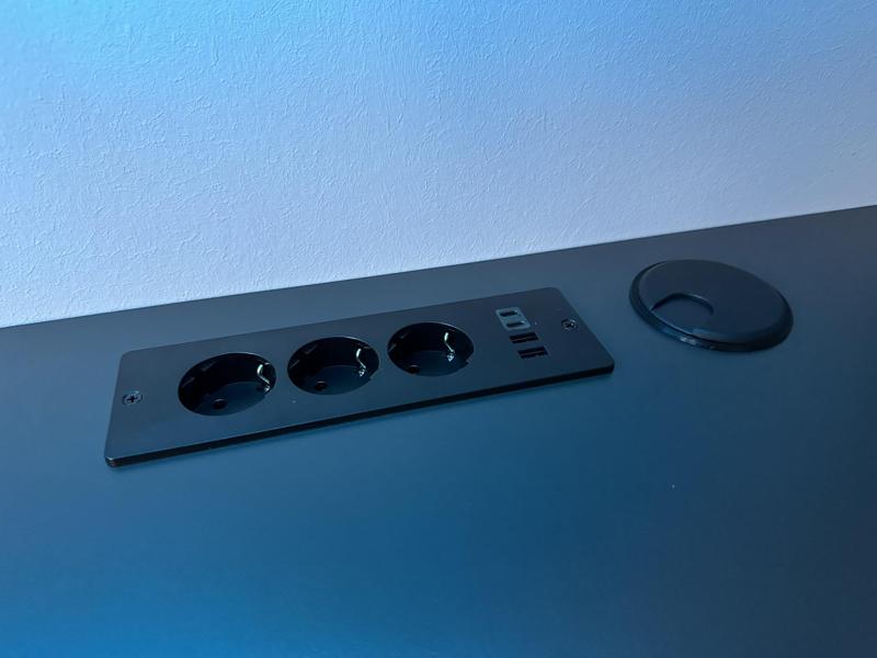 Bohr- und Sägeschablone für Dreifachsteckdose