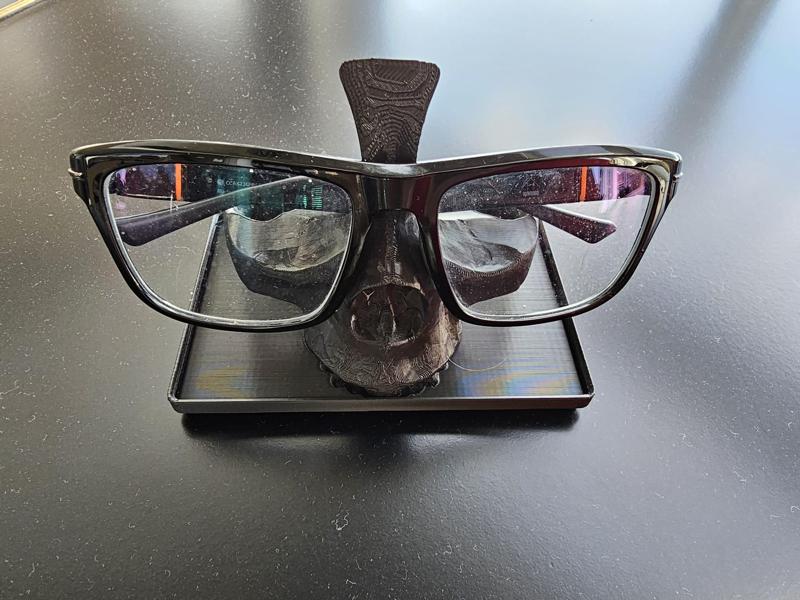 Gridfinity skull eyeglass holder