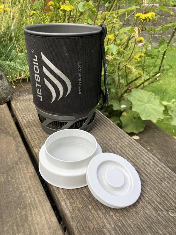 Jetboil with integrated container for e.g. coffee or tea
