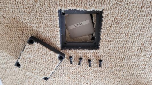 Inspection hatch for wood floor