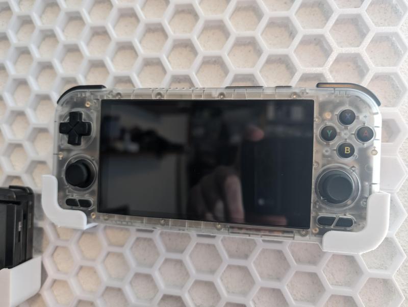 Retroid Pocket 4 (Pro) holder for Honeycomb Storage Wall