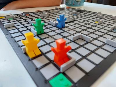 Ricochet robots modular board and game pieces