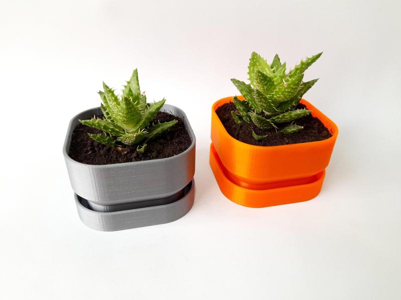 Maceta Cuadrada Con Drenaje De Agua - Square Flower Pot With Water Drainage