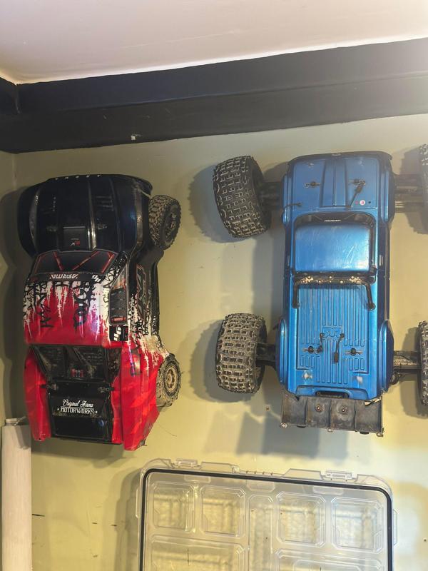 RC Car Wall Hanger - universal, fits from 1/8 down to 1/16