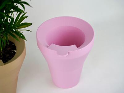 Self-watering Terracotta-style Planter