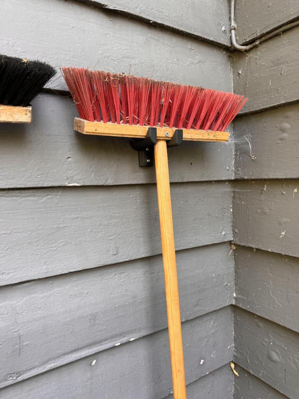 Wallhook for brooms or other stuff