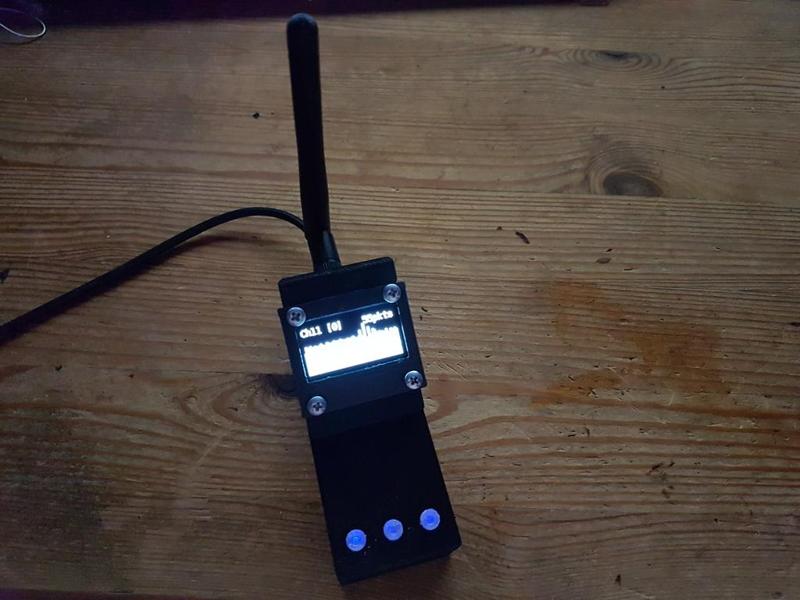 1.3" OLED (and external Ant.) Mod for my NodeMCU Housing -- 1.3" OLED (und externe Ant.) Mod für mein NodeMCU Gehäuse