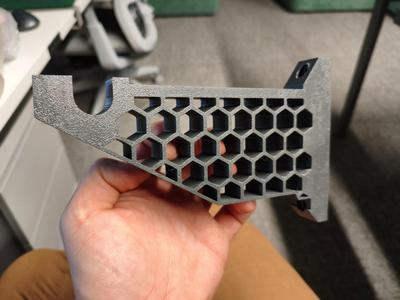 Spool shelf bracket
