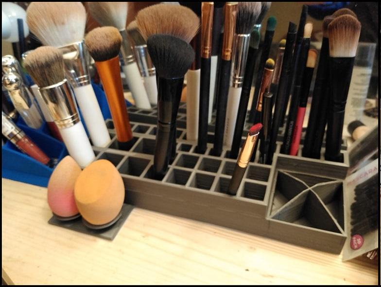 Desktop Makeup Organizer