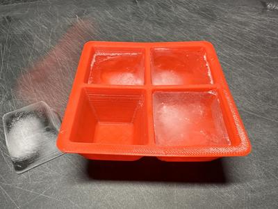 Small Ice Cube Tray / Kleine Eiswürfelform