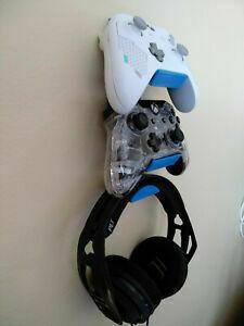 support for two controllers and a ps5 headset